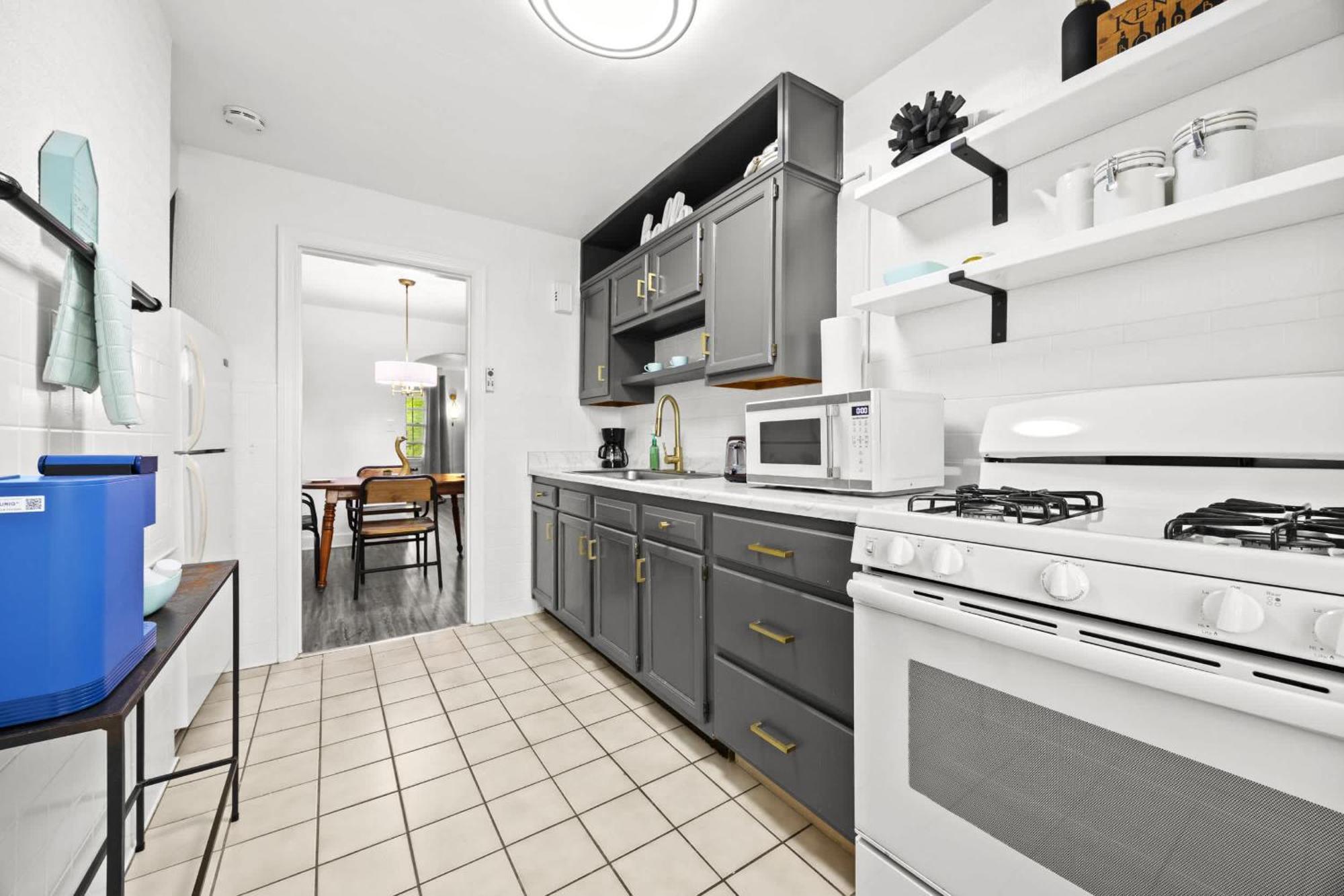 2 Spacious Units Close To Downtown & Expo Center