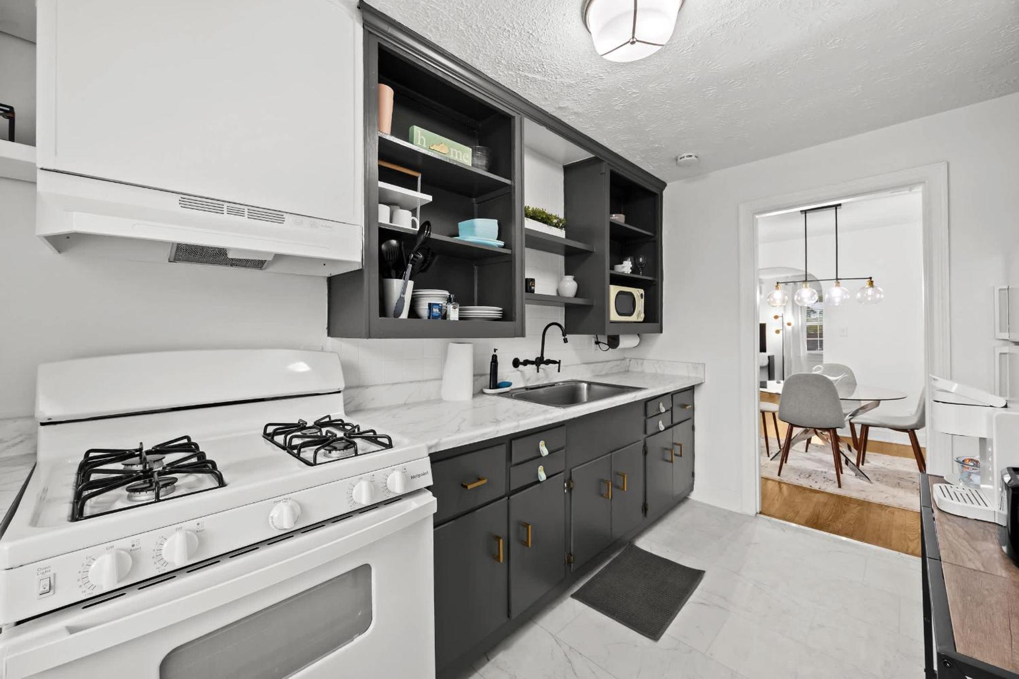 Apartment 2 Spacious Units Close To Downtown & Expo Center *