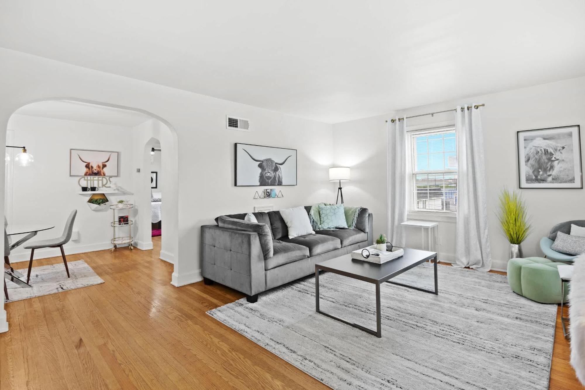 Apartment 2 Spacious Units Close To Downtown & Expo Center *